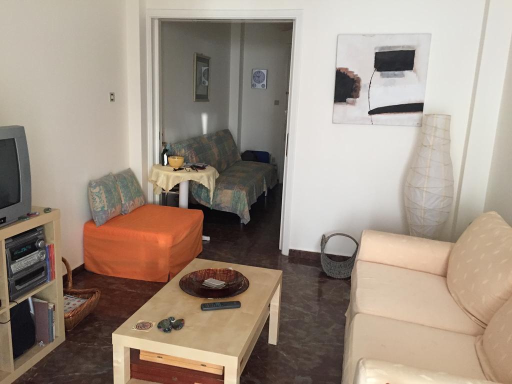 Vlastos Apartment Каламос Екстериор снимка